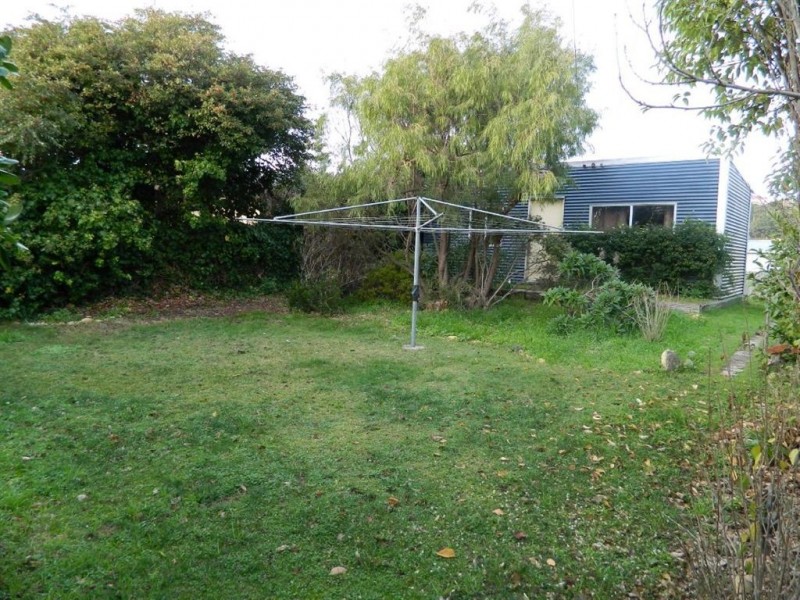 33 Penguin Road, Ulverstone TAS 7315