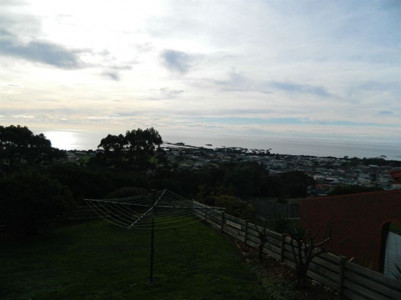 13 Burnett Crescent, Ulverstone TAS 7315