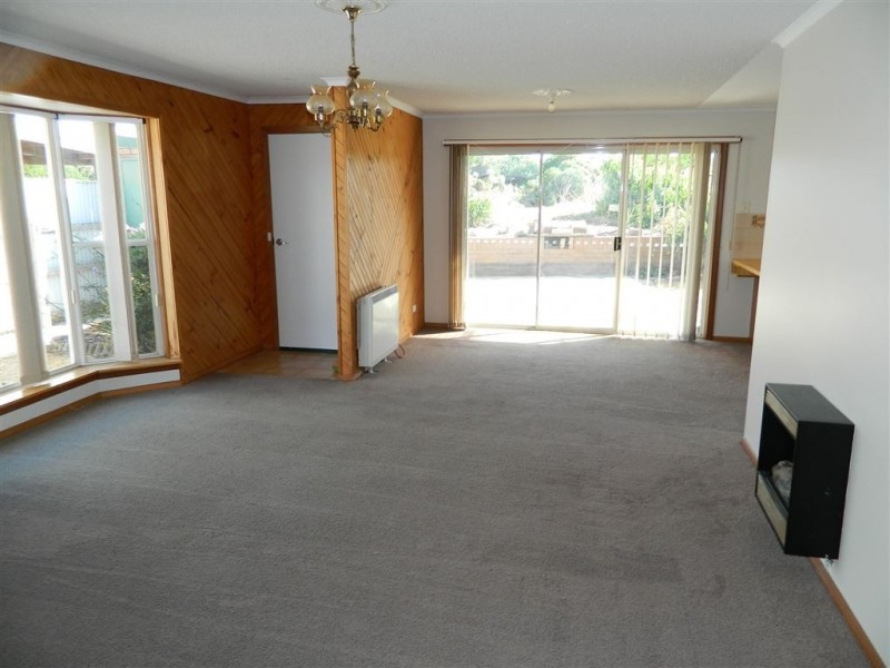 2/24 Richard Place, Ulverstone TAS 7315