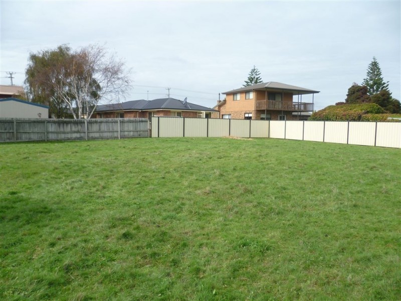 2 Grants Court, Turners Beach TAS 7315