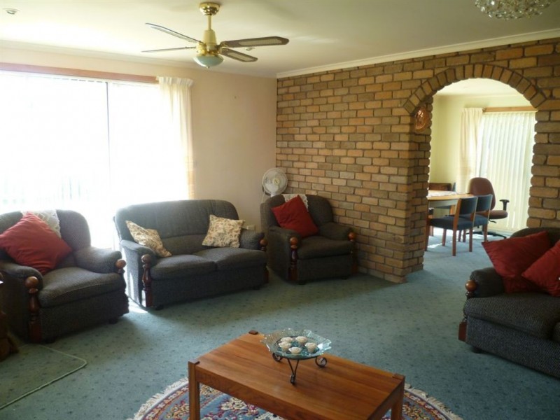 77 Leighlands Avenue, Ulverstone TAS 7315