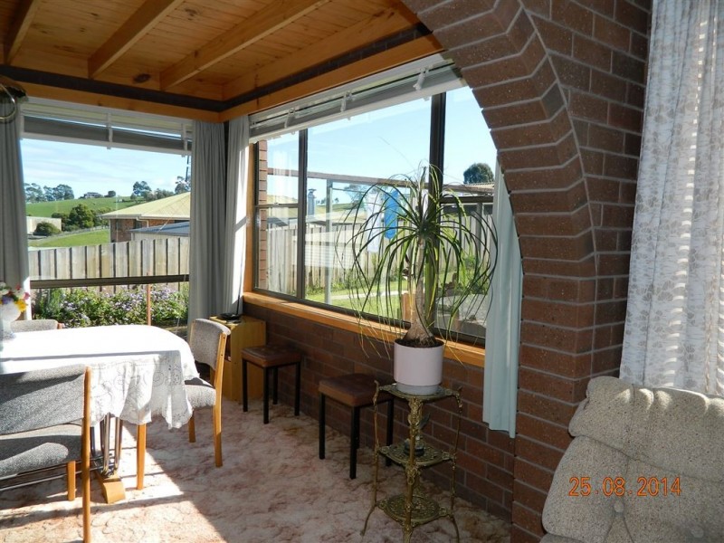 16 Jackson Avenue, West Ulverstone TAS 7315