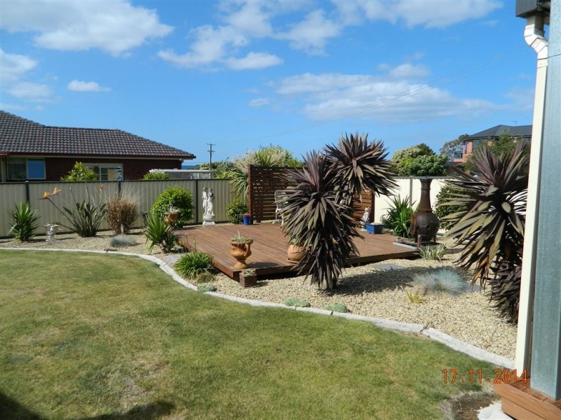 2 Seabreeze Avenue, Sulphur Creek TAS 7316