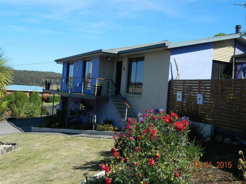 18 Clarke Street, Ulverstone TAS 7315
