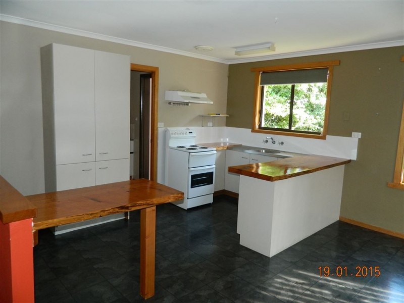 18 Clarke Street, Ulverstone TAS 7315