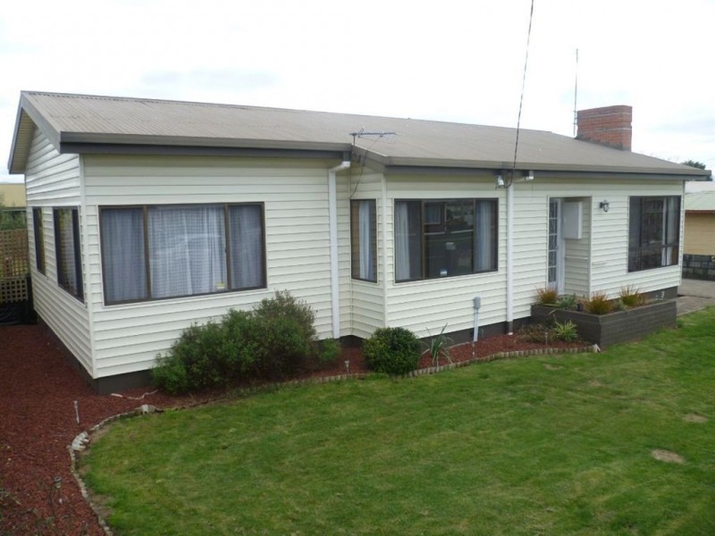 2 Goddard Street, Ulverstone TAS 7315