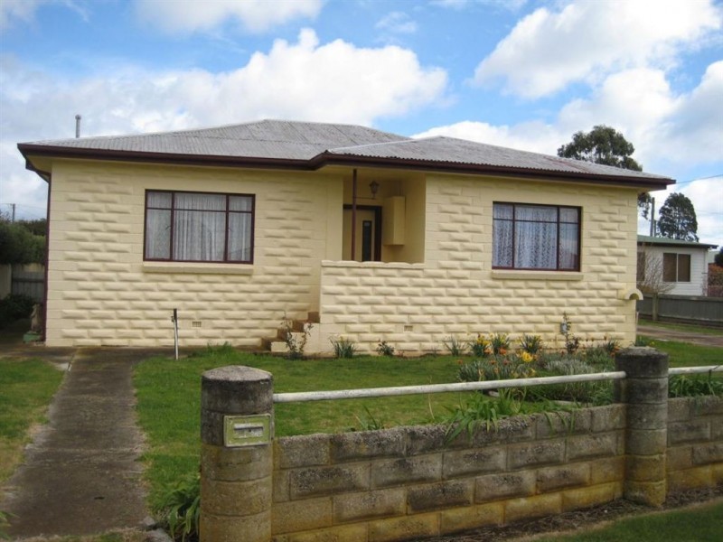 16 Amherst Street, Ulverstone TAS 7315