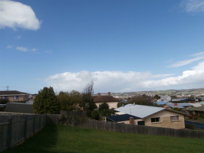 6 Lakin Street, West Ulverstone TAS 7315