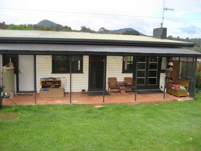15 South Road, Penguin TAS 7316