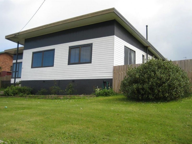 15 South Road, Penguin TAS 7316