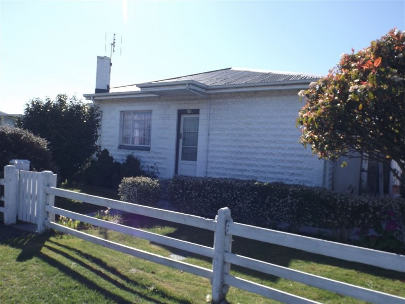 35 Leven Street, Ulverstone TAS 7315