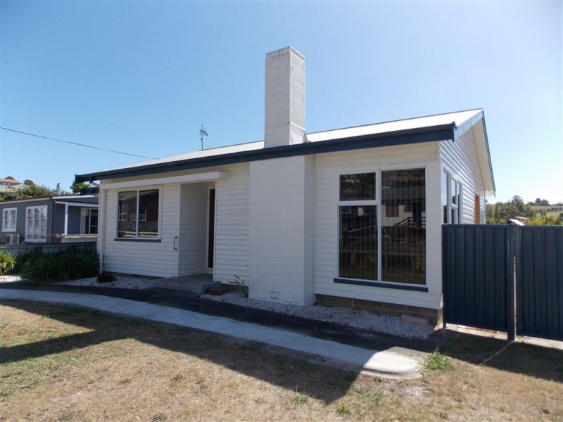 4 Elizabeth Street, Penguin TAS 7316