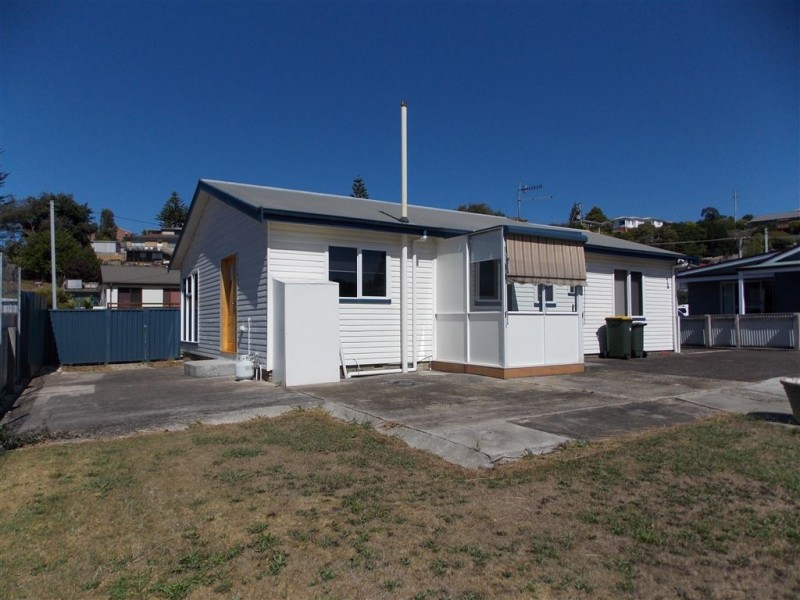 4 Elizabeth Street, Penguin TAS 7316
