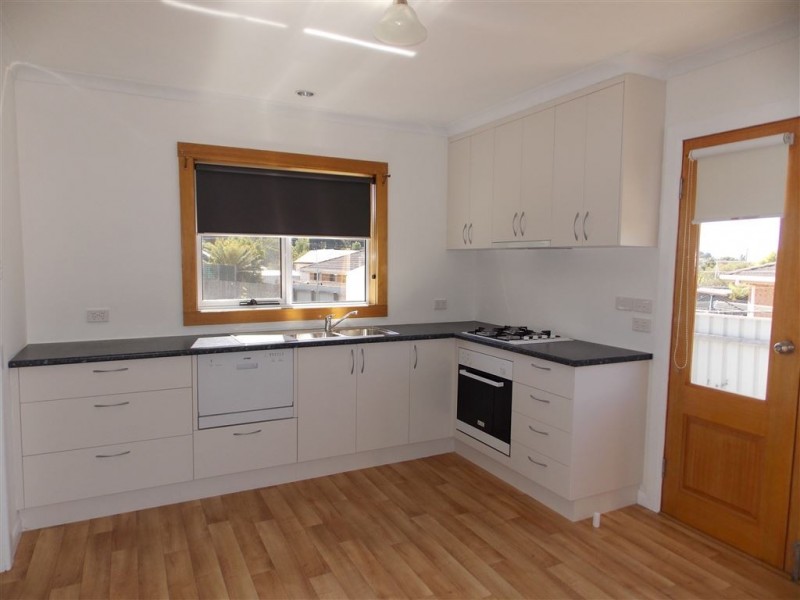 4 Elizabeth Street, Penguin TAS 7316