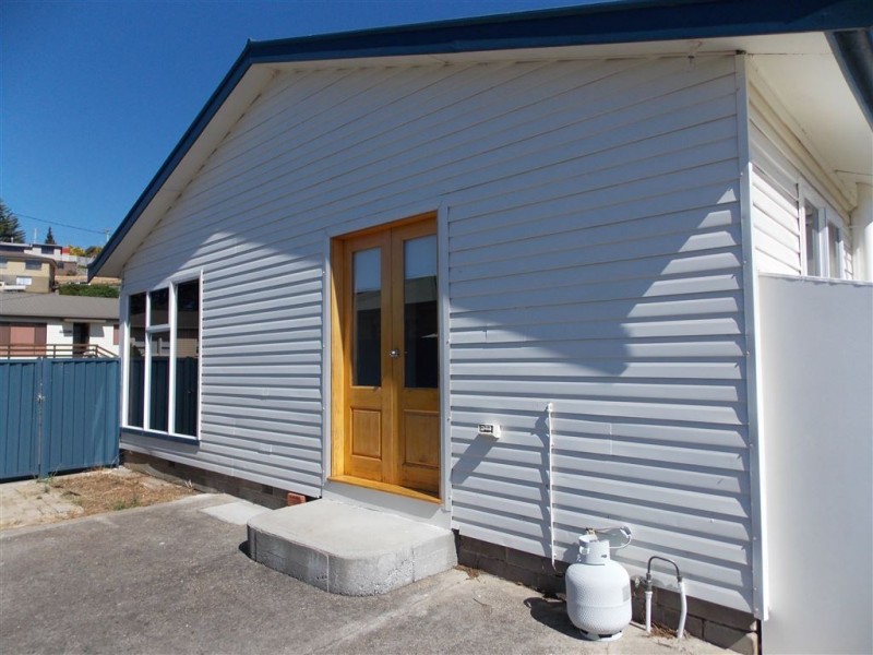 4 Elizabeth Street, Penguin TAS 7316