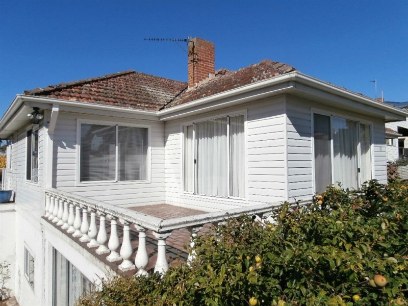 17 South Road, West Ulverstone TAS 7315