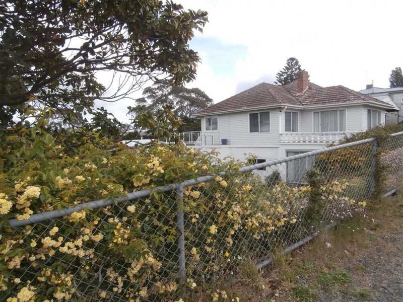 17 South Road, West Ulverstone TAS 7315