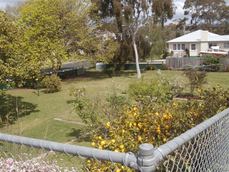 17 South Road, West Ulverstone TAS 7315