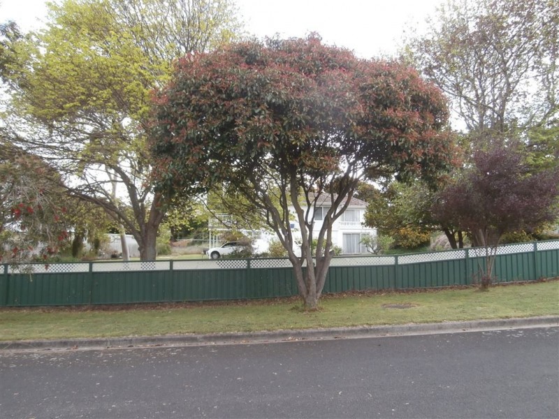 17 South Road, West Ulverstone TAS 7315