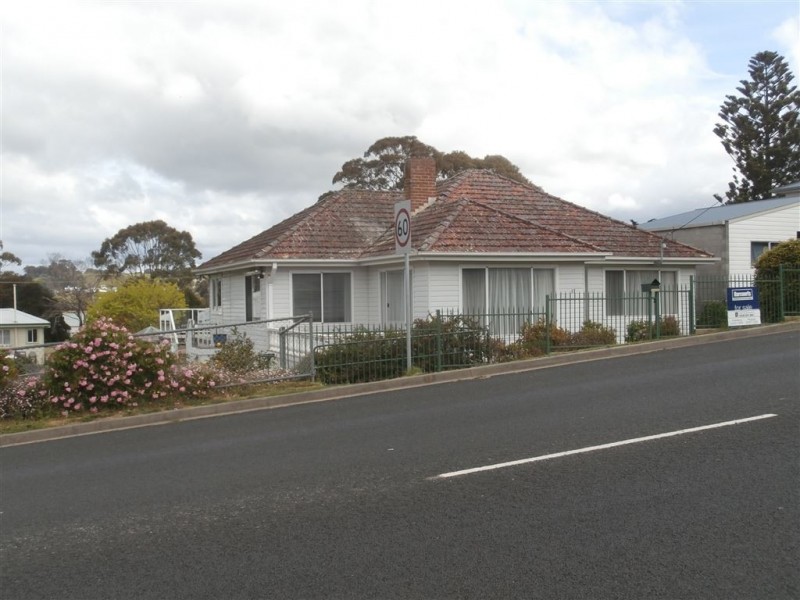 17 South Road, West Ulverstone TAS 7315