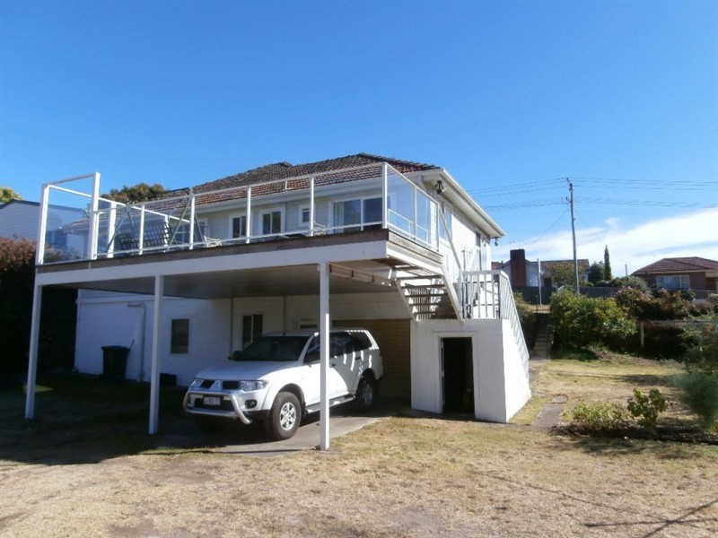 17 South Road, West Ulverstone TAS 7315