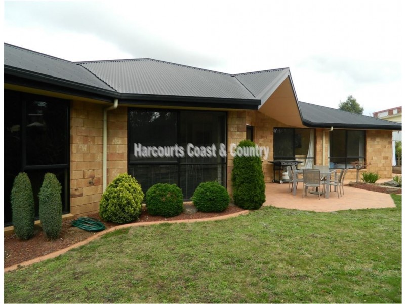 42 St Andrews Drive, Devonport TAS 7310