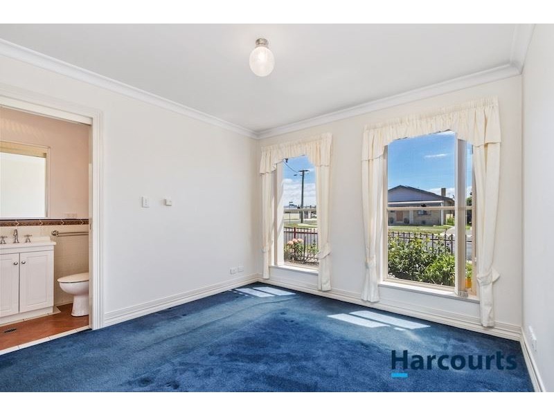 2/64 Nicholls Street, Devonport TAS 7310