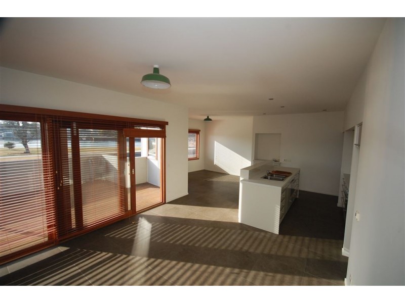 11 Tasma Parade, West Ulverstone TAS 7315