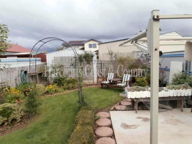11 Bertha Street, West Ulverstone TAS 7315