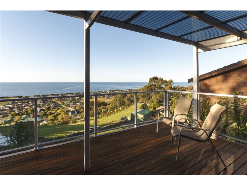 102 Upper Maud Street, West Ulverstone TAS 7315