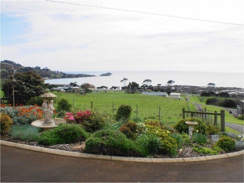 243 Penguin Road, West Ulverstone TAS 7315