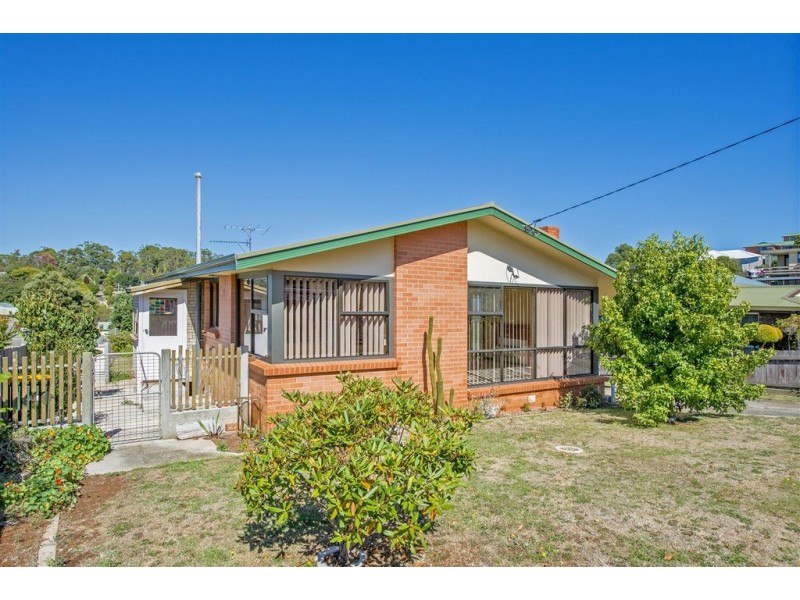 1 Lakin Street, West Ulverstone TAS 7315