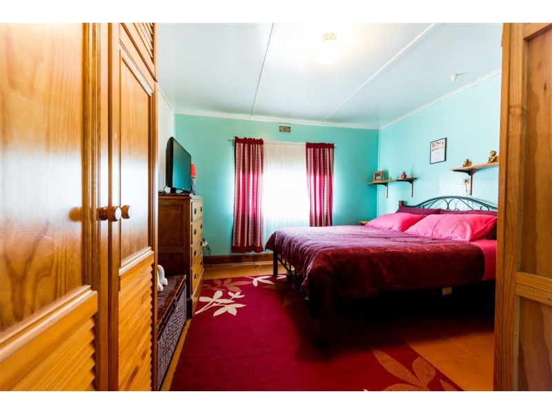 98 Main Street, Ulverstone TAS 7315