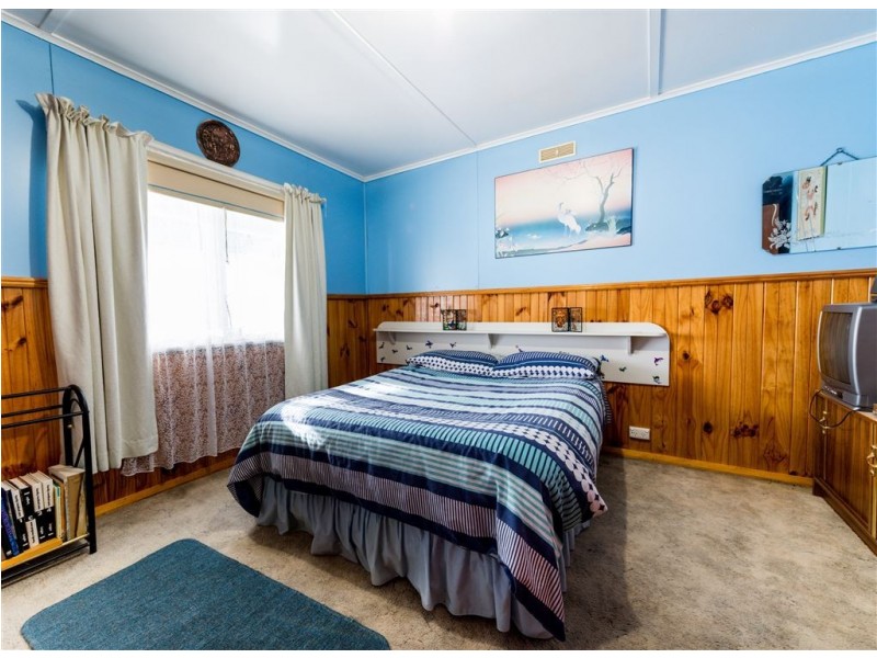 98 Main Street, Ulverstone TAS 7315