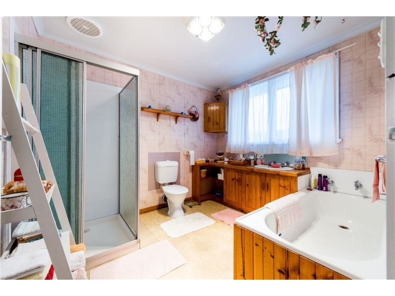 98 Main Street, Ulverstone TAS 7315