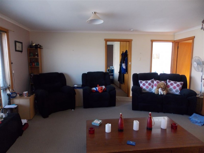2/14 Moore Street, West Ulverstone TAS 7315