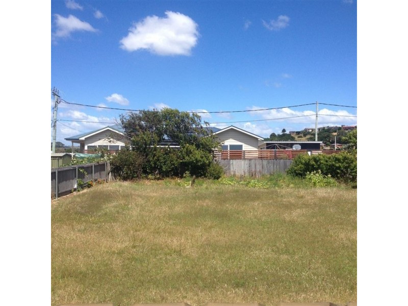 9 Penguin Road, West Ulverstone TAS 7315