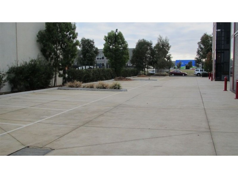 2/32 East Derrimut Crescent, Derrimut VIC 3030