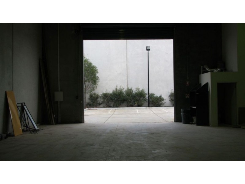 2/32 East Derrimut Crescent, Derrimut VIC 3030