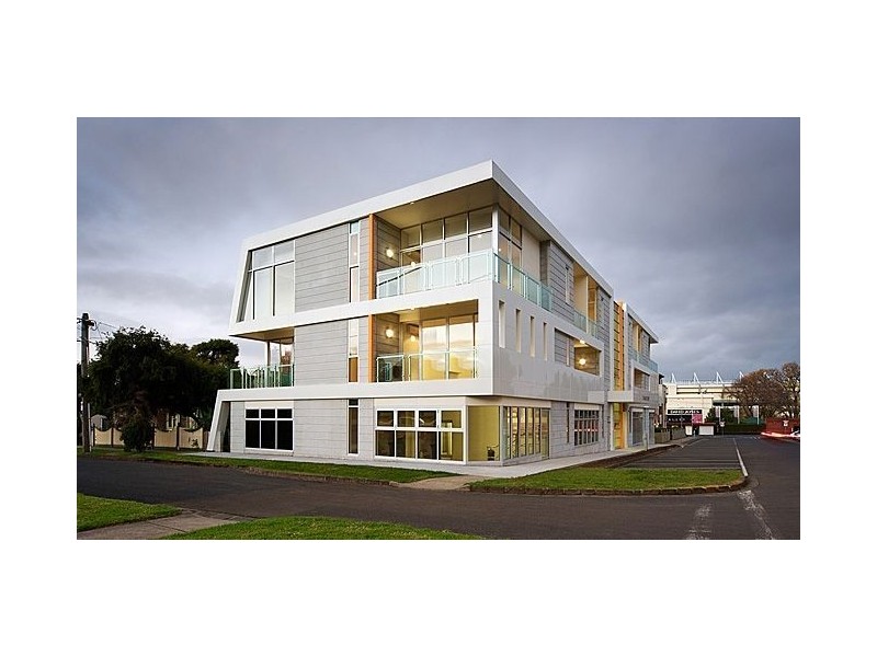 1/2 Walker Street, Moonee Ponds VIC 3039