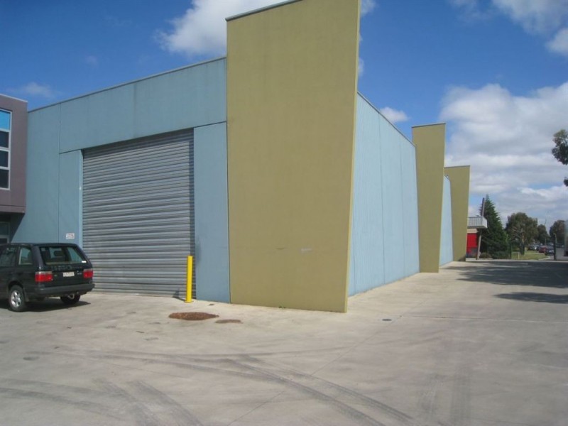 3/27 Westside Drive, Laverton North VIC 3026