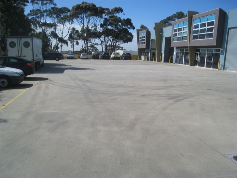 3/27 Westside Drive, Laverton North VIC 3026