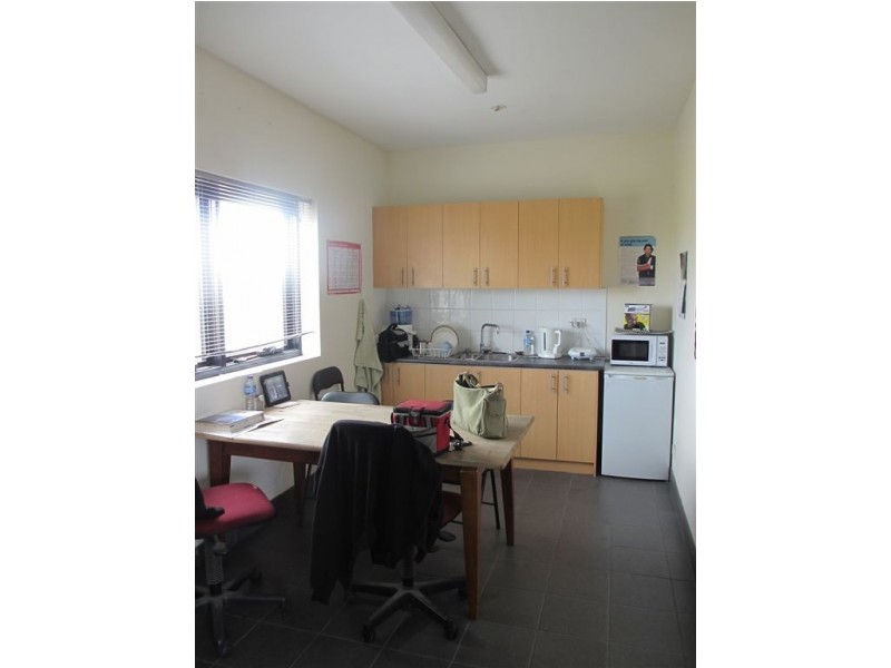 3/4 Satu Way, Mornington VIC 3931