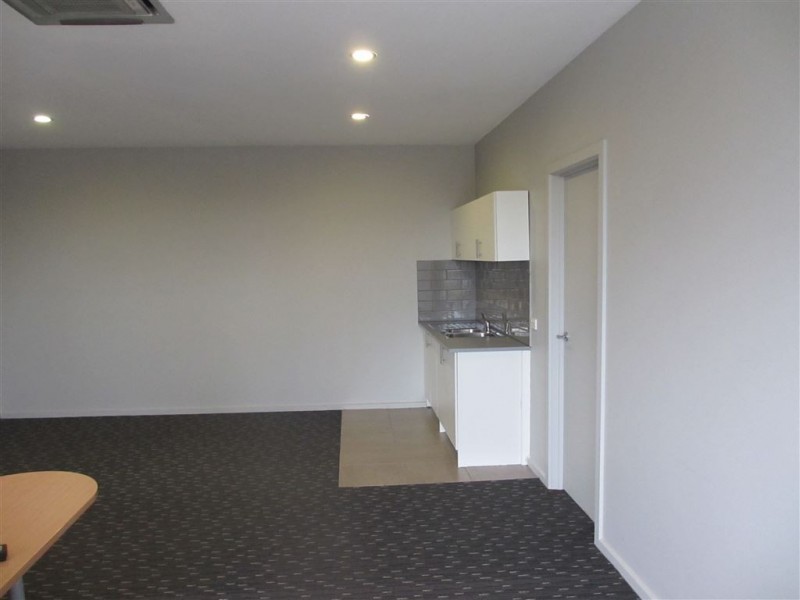 21 Fuji Crescent, Mornington VIC 3931