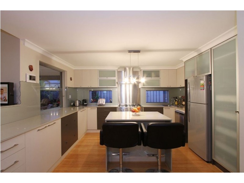 19 Blue Mountain Cct, Aubin Grove WA 6164