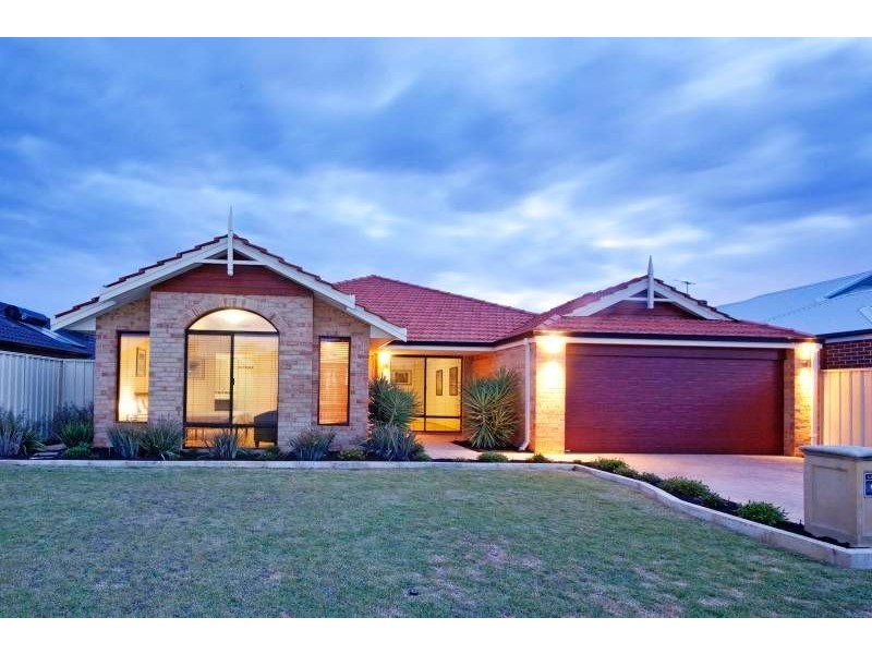 13 Campaspe Drive, Success WA 6164