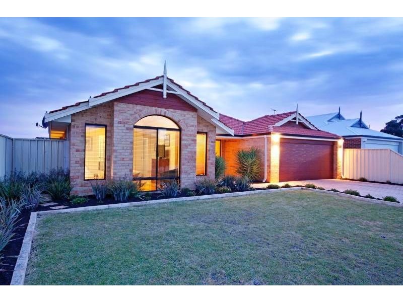 13 Campaspe Drive, Success WA 6164