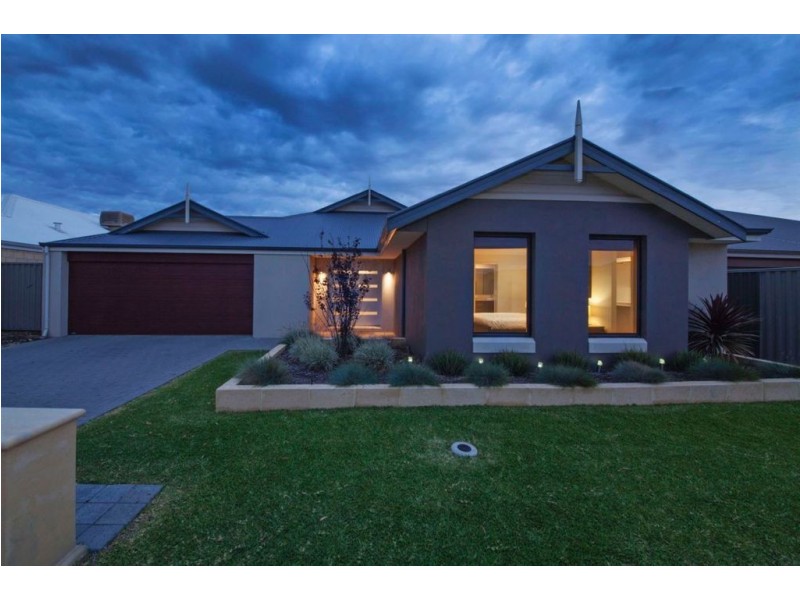 6 Pleasant Avenue, Piara Waters WA 6112
