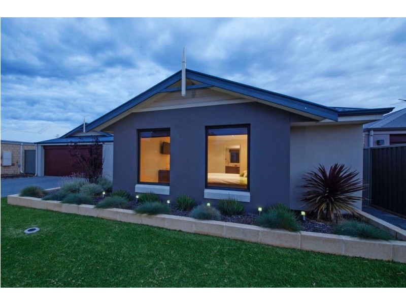 6 Pleasant Avenue, Piara Waters WA 6112