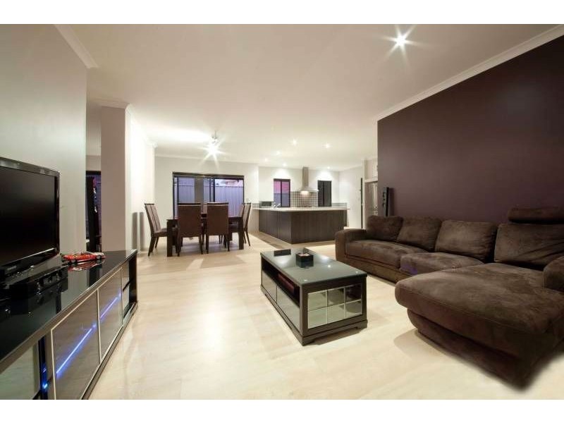 23 Willerin Loop, Success WA 6164
